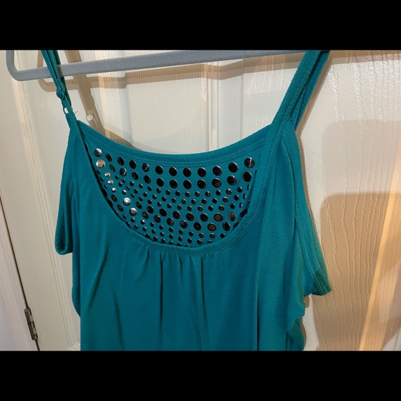 🥰 4/$25- Green Tank - Measurements added - Picture 3 of 10